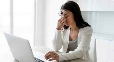 Should You Work Through a Migraine? Here’s Why You Might Want to Rest